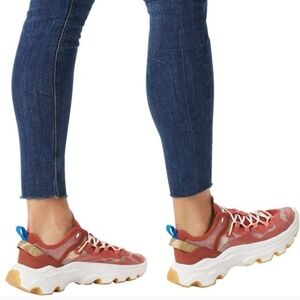 SOREL Women's Red Clay Kinetic Breakthru Tech Lace Up Sneakers